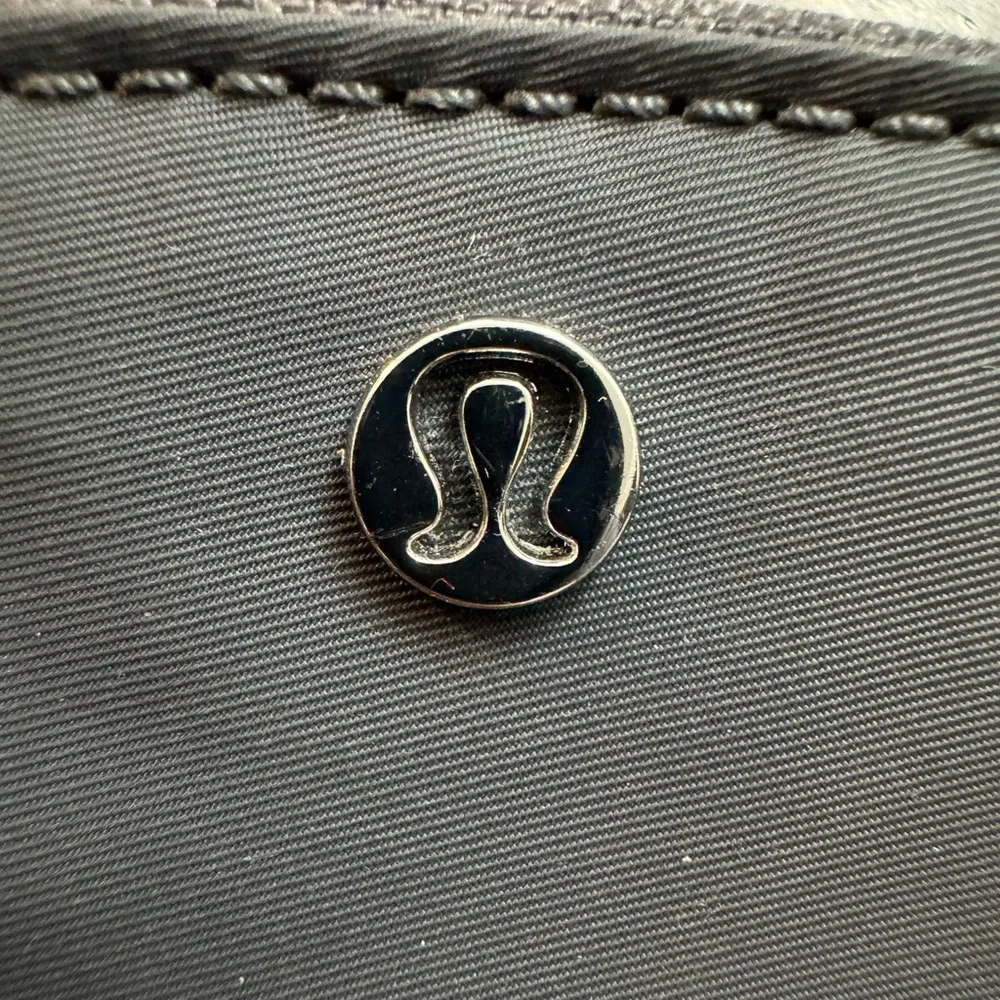 Lululemon athletica Gray Coin Keychain Pouch with Logo - Picture 10 of 15